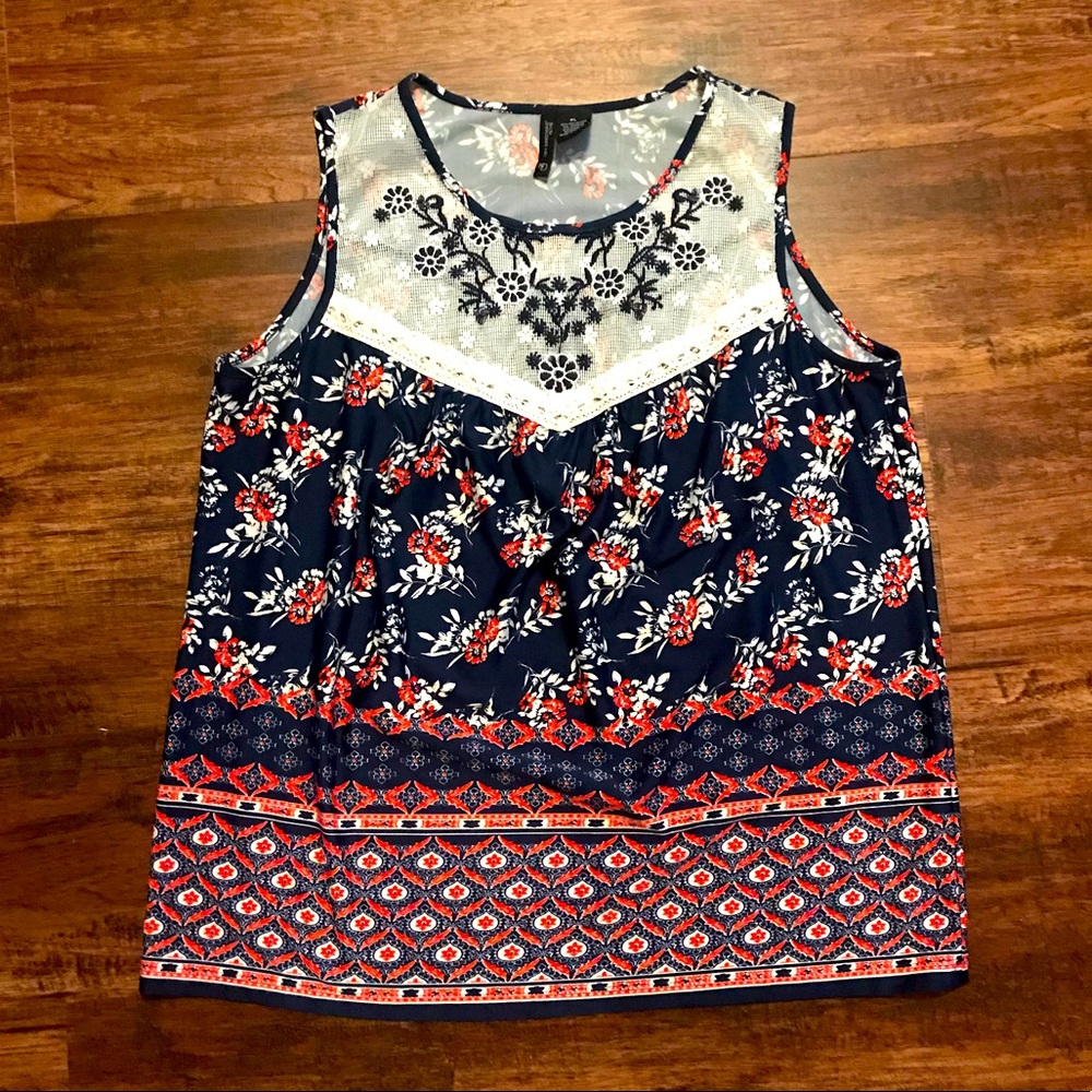 Women’s New Directions floral and lace sleeveless Blouse, size petite large